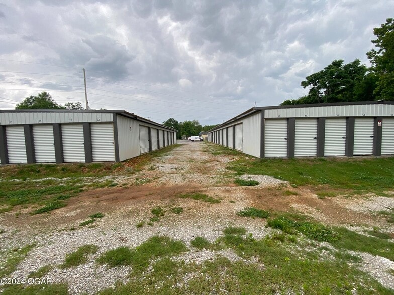 Primary Photo Of 818 McKinney, Neosho Self Storage For Sale