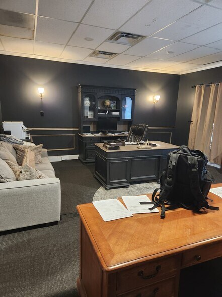 More Photos Of 743 Columbia Tpke, East Greenbush Medical For Lease