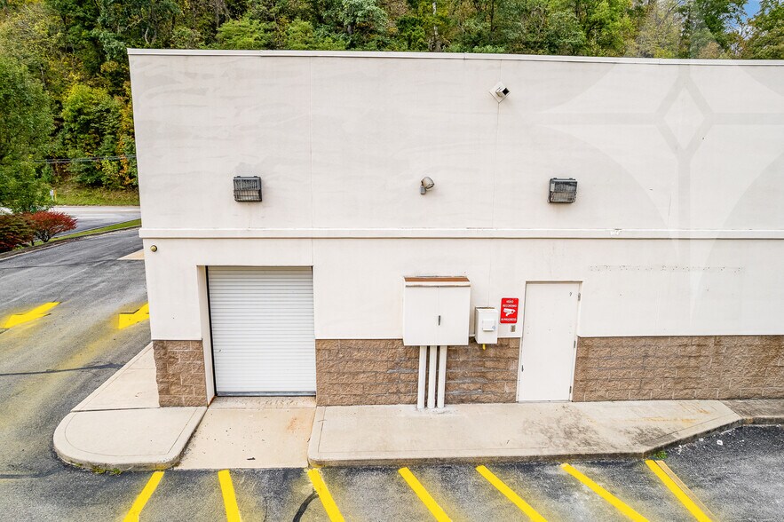 More Photos Of 19254 Seneca Trl, Marlinton Drugstore For Lease