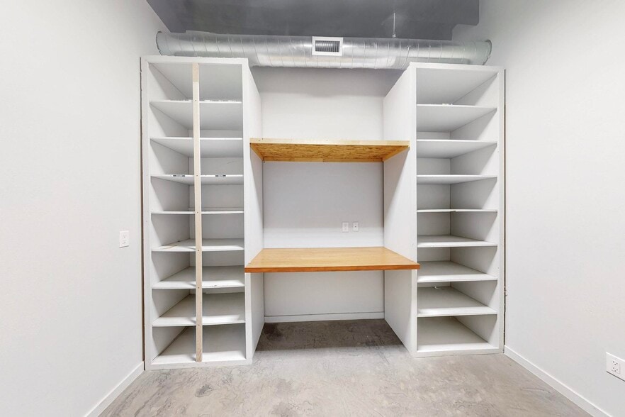 More Photos Of 314 El Pueblo Rd NW, Albuquerque Warehouse For Lease