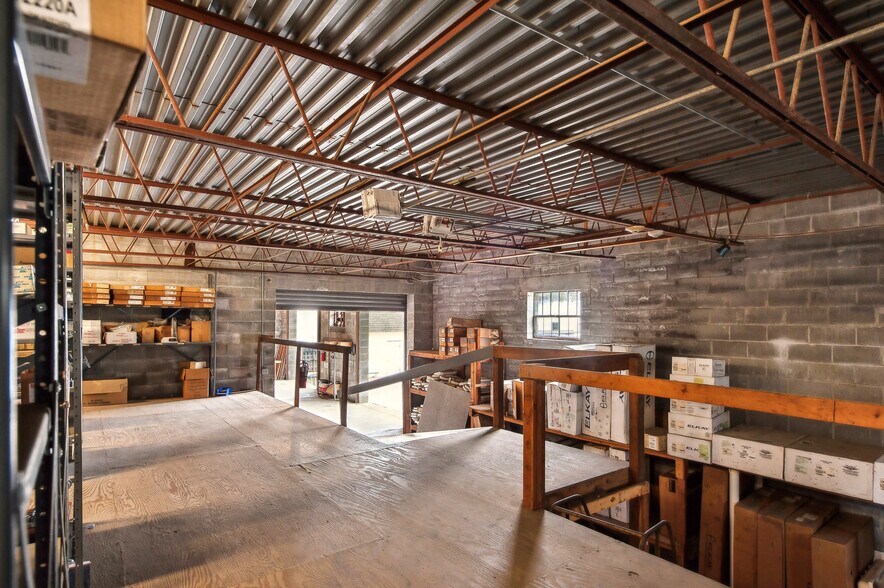 More Photos Of 348 Montauk Hwy, Wainscott Industrial For Sale