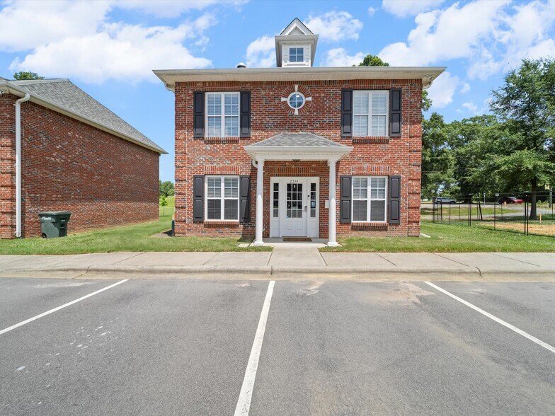 More Photos Of 2314 Katie Leigh Ln, Monroe Medical For Sale