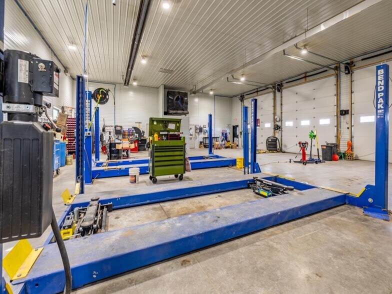 More Photos Of 528 Blackburn St, Cody Auto Repair For Sale