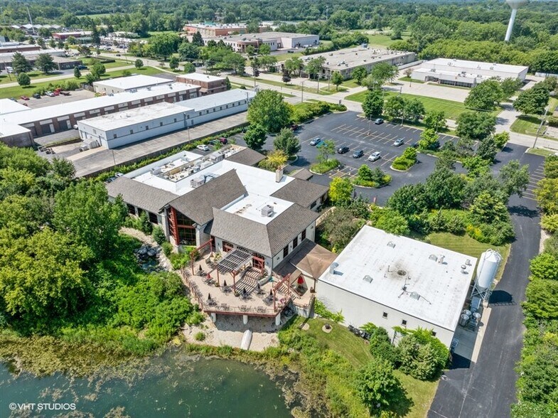 More Photos Of 22221 N Pepper Rd, Lake Barrington General Retail For Sale