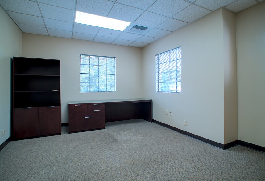 More Photos Of 1611 E 4th St, Santa Ana Loft Creative Space For Lease