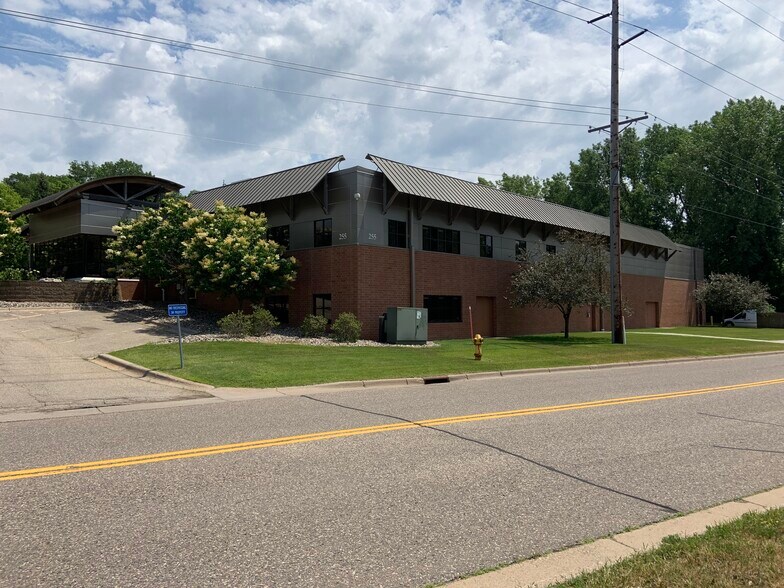 Primary Photo Of 600 Carlton St, Maplewood Flex For Sale