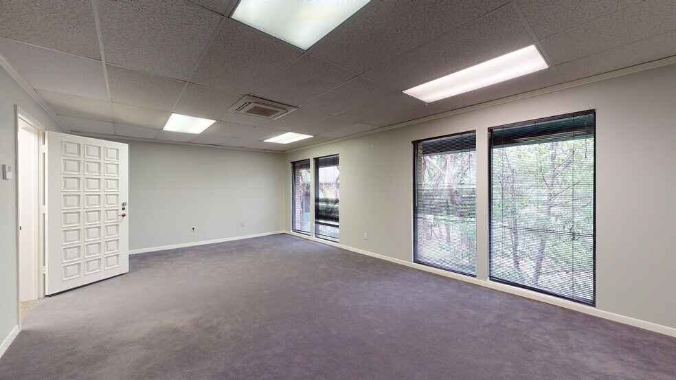 More Photos Of 2525 Wallingwood Dr, Austin Unknown For Lease