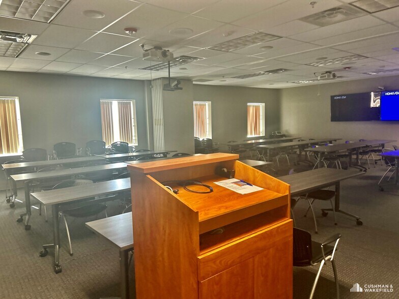 More Photos Of 4000 Burlington Ave, Evans Office For Lease