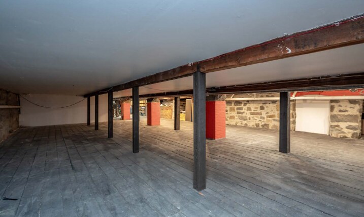 More Photos Of 639 Baker St, Nelson Storefront Retail Office For Lease