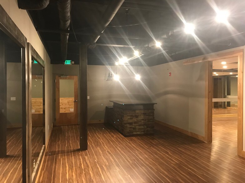 More Photos Of 871 S Arbor Vitae, Edwardsville General Retail For Lease