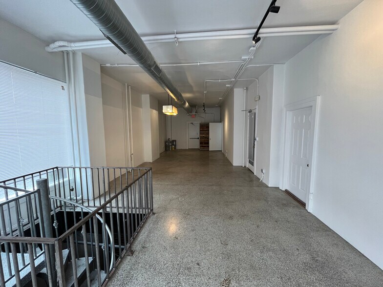 More Photos Of 28 E 16th St, Indianapolis Apartments For Lease