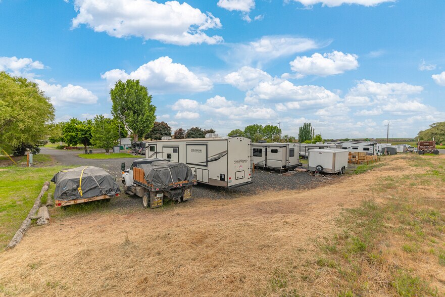 More Photos Of 14 Portland St NW, Wilbur Trailer Camper Park For Sale
