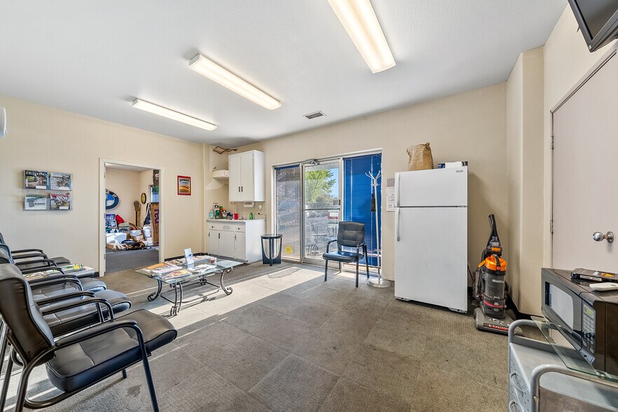 More Photos Of 3311 Biddle Rd, Medford Auto Repair For Sale