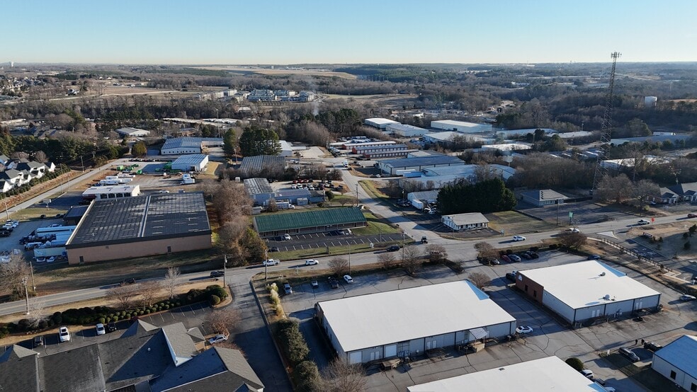 More Photos Of 107 Sunbelt Ct, Greer Light Distribution For Lease