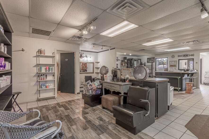 More Photos Of 131 Commerce st, Lovelady General Retail For Sale