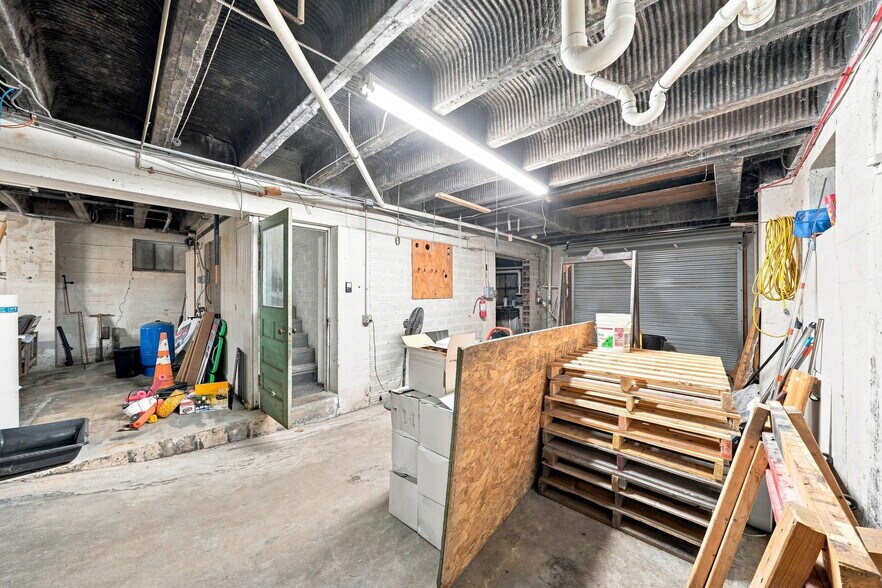 More Photos Of 68 W Maiden St, Washington Freestanding For Sale