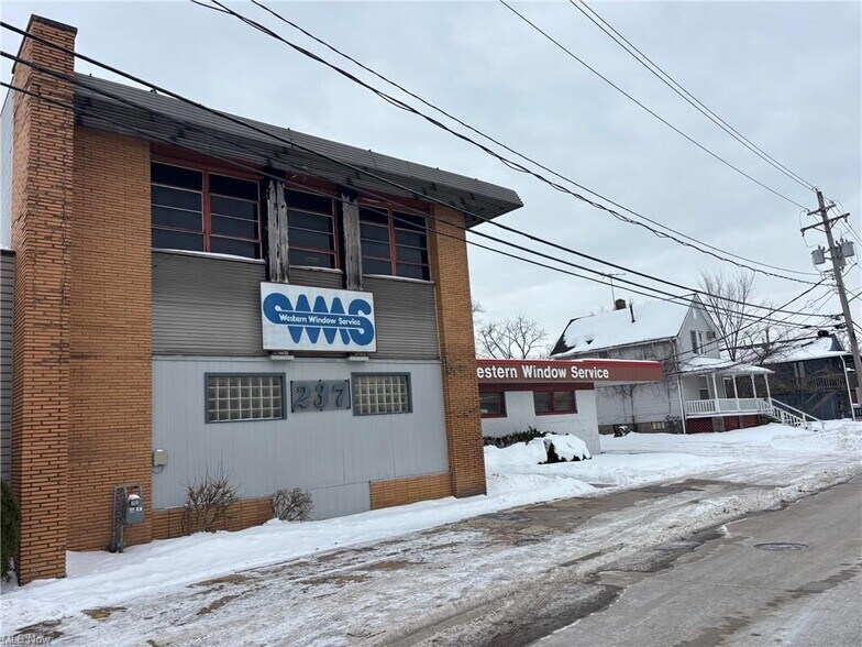 More Photos Of 237 Depot St, Berea Warehouse For Sale
