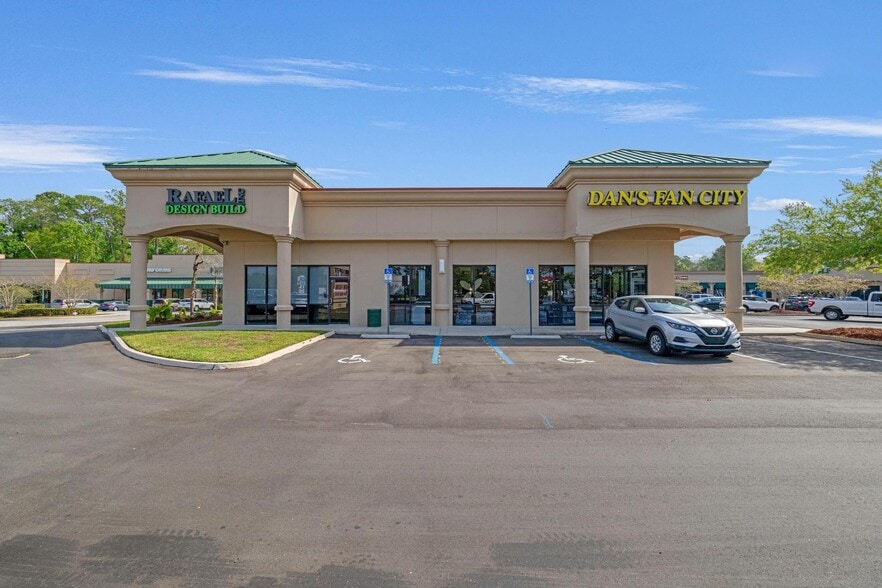 More Photos Of 9365 Philips Hwy, Jacksonville Freestanding For Sale