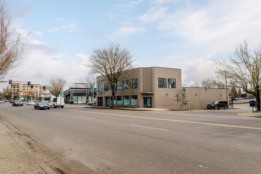 More Photos Of 3902 NE Sandy Blvd, Portland Office For Sale
