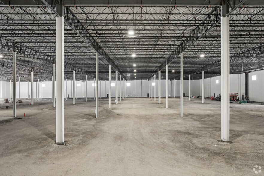 More Photos Of 10000 S Ridgeview Dr, Oak Creek Manufacturing For Lease