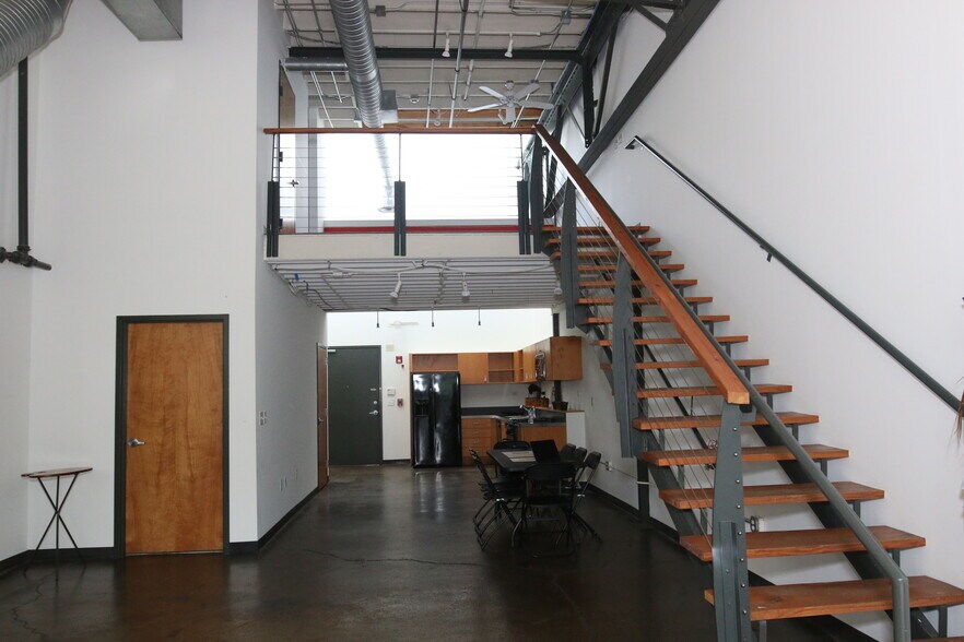 More Photos Of 949 W Marietta St NW, Atlanta Office For Lease