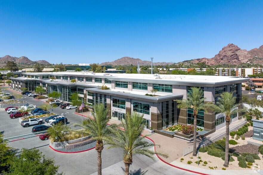 More Photos Of 3900 E Camelback Rd, Phoenix Office For Lease
