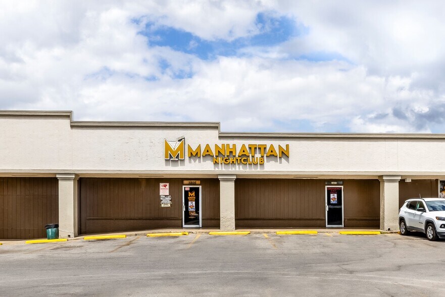 More Photos Of 3719-3815 Blanco Rd, San Antonio Storefront For Sale