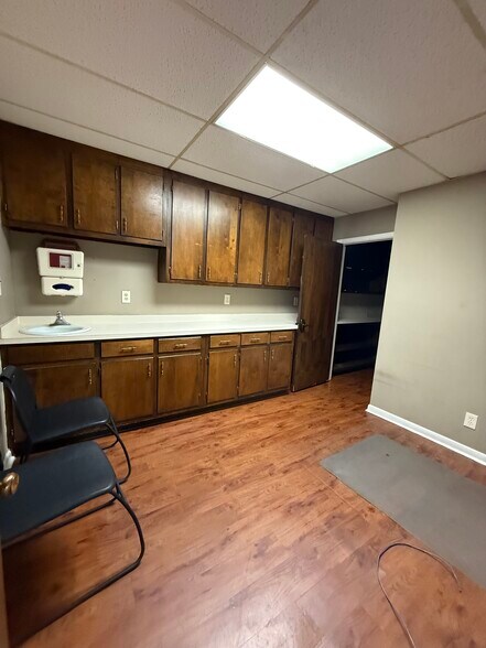 More Photos Of 1074 Southern Ave, Fayetteville Medical For Lease