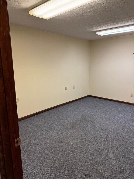 More Photos Of 106 Olympia Dr, Warner Robins Medical For Sale