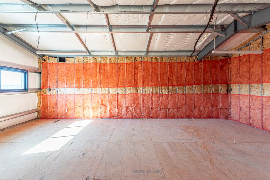 More Photos Of 25 Reeds Way, Flat Rock Warehouse For Lease