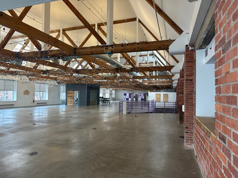 More Photos Of 99 E Main St, Columbus Office For Lease