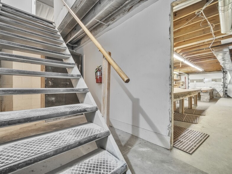 More Photos Of 4018 12th St NW, Canton Light Manufacturing For Sale