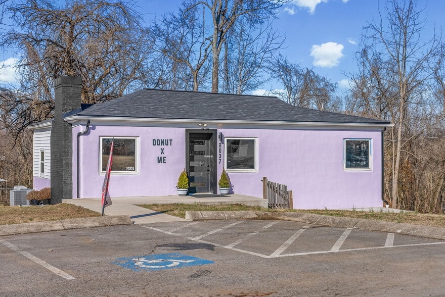 More Photos Of 2037 Fort Campbell Blvd, Clarksville Storefront Retail Office For Sale