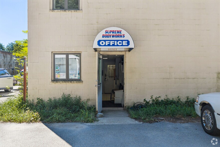 More Photos Of 61 Mathewson Dr, Weymouth Auto Repair For Sale