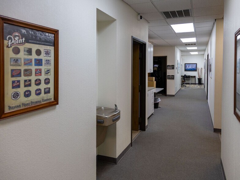 More Photos Of 7250 W Vickery Blvd, Fort Worth Office For Sale