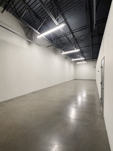 More Photos Of 2810 W Pioneer Pky, Dalworthington Gardens Industrial For Lease