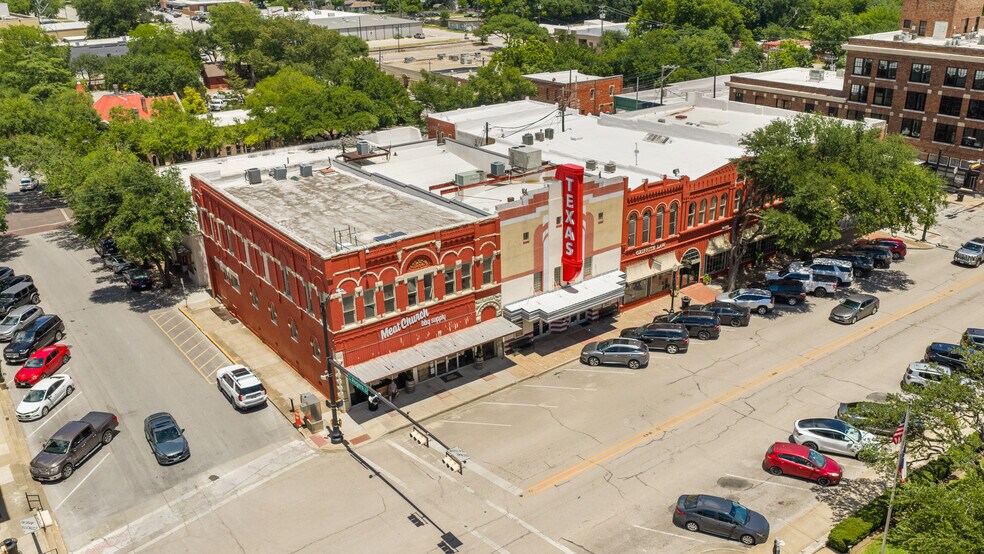 More Photos Of 114 W Main St, Waxahachie Storefront For Lease
