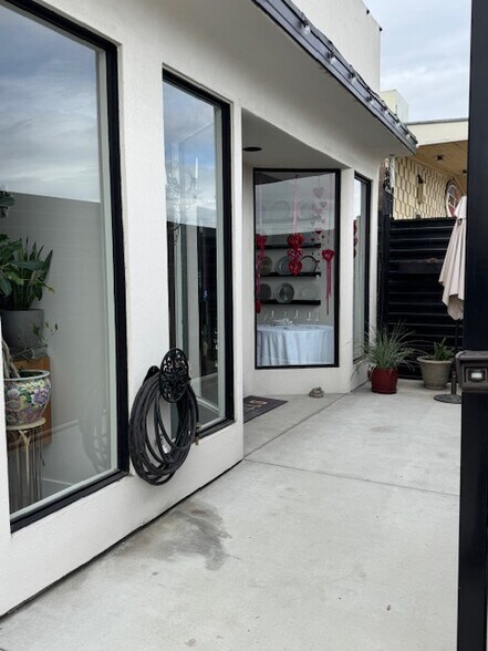 More Photos Of 407-413 E 19th St, Bakersfield Storefront For Sale