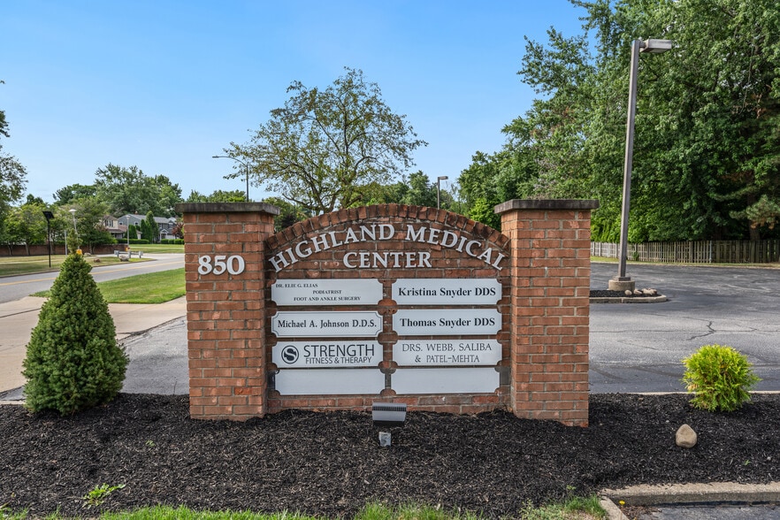 More Photos Of 850 Brainard Rd, Highland Heights Medical For Lease