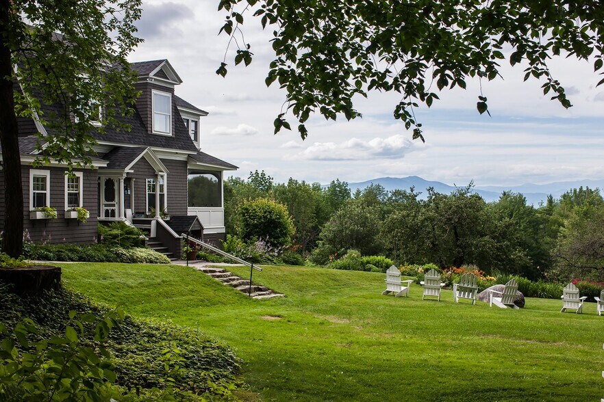 More Photos Of 136 Stewart Rd, Eaton Center Hotel For Sale