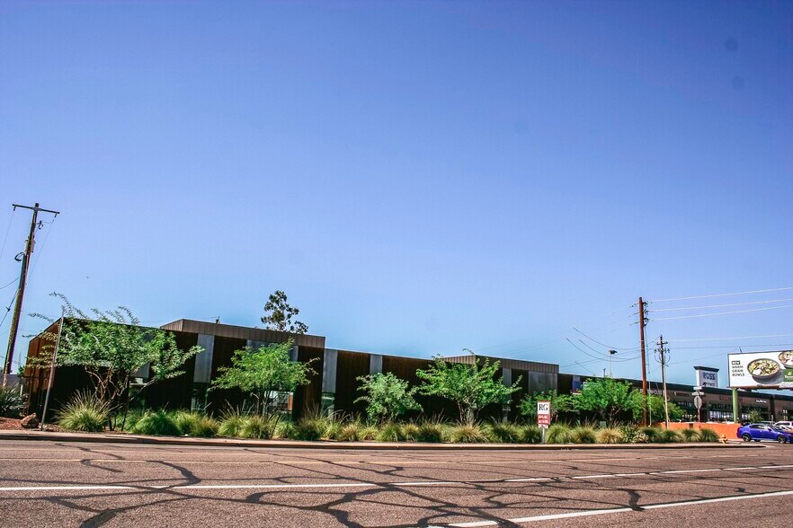 More Photos Of 3844 N 32nd St, Phoenix Storefront Retail Office For Lease