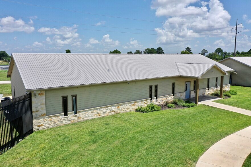 More Photos Of 4150 Highway 36 S, Brenham Shelter For Sale
