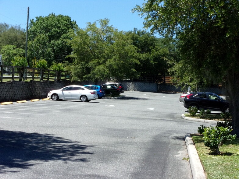 More Photos Of 301 Skyline Dr, Lady Lake Unknown For Lease