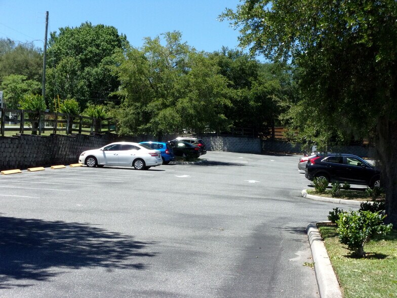 More Photos Of 305 Skyline Dr, Lady Lake Medical For Lease