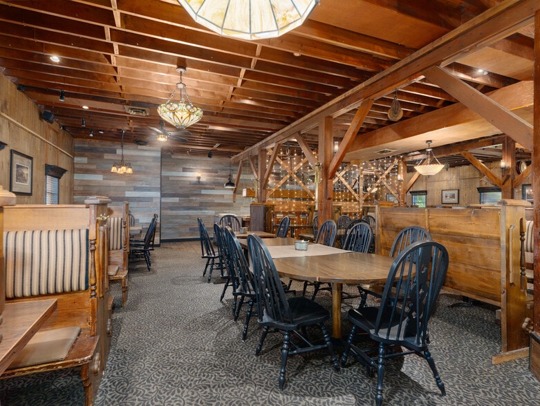 More Photos Of 2973 N Il Route 71, Ottawa Restaurant For Sale