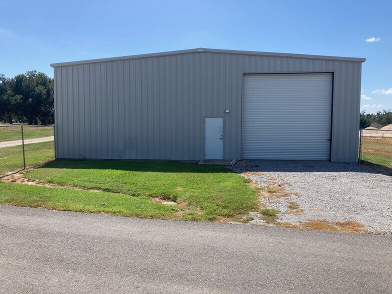 More Photos Of 7939 Intracoastal Park Rd, Sulphur Industrial For Lease