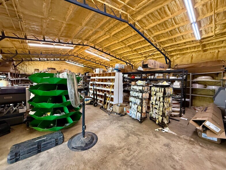 More Photos Of 1817 W Main St, Atlanta Industrial For Sale