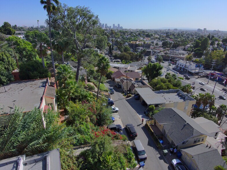 More Photos Of 3201 Hamilton Way, Los Angeles Apartments For Sale