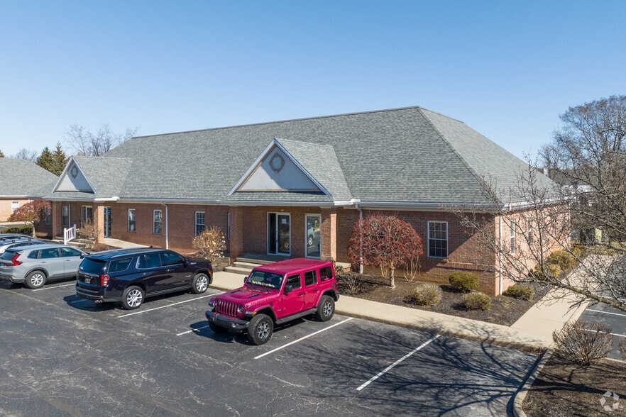 Primary Photo Of 2232-2244 Centennial Rd, Toledo Office For Lease