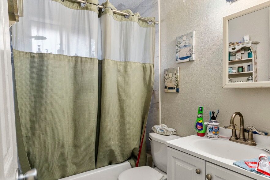More Photos Of 1100 S Quivas St, Denver Apartments For Sale